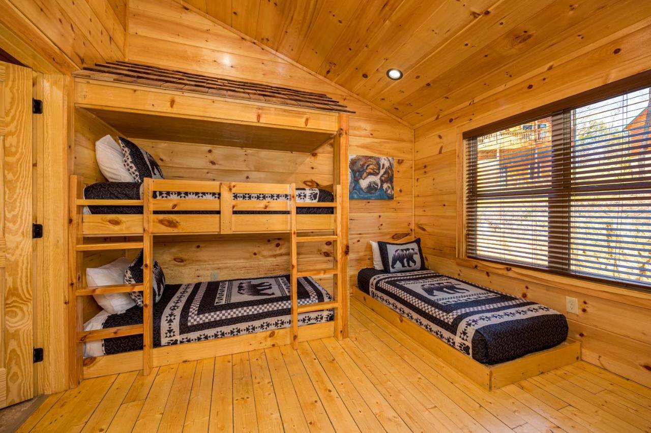 5Bd5B Escape Cabin With 2 Hottubs, Thtr &Game Rm,1Mi To The Parkway! 4Mi To Dollywood - Spring Deal Піджен-Фордж Екстер'єр фото