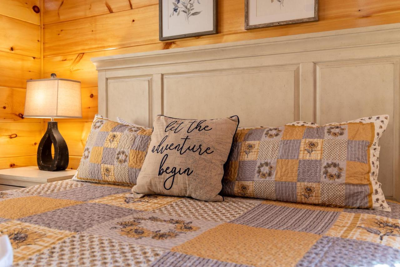 5Bd5B Escape Cabin With 2 Hottubs, Thtr &Game Rm,1Mi To The Parkway! 4Mi To Dollywood - Spring Deal Піджен-Фордж Екстер'єр фото